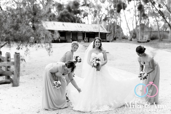 mike_and_amy_photographers_melbourne_wedding-24